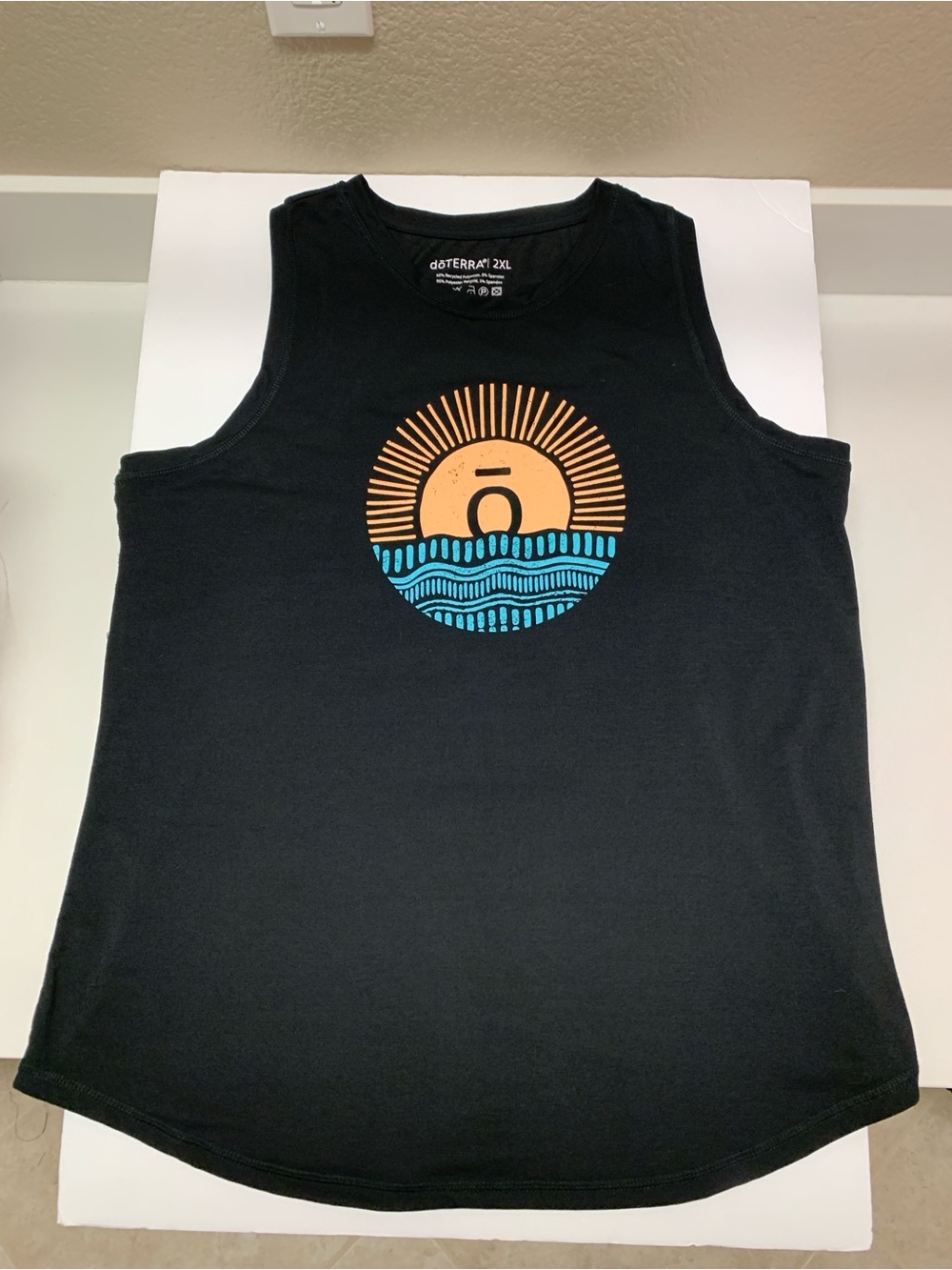 doTERRA Women’s Black Graphic Sun and Wave Tank Top 2XL - Picture 4 of 8